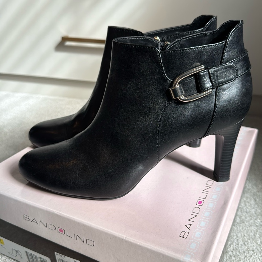 Bandolino leather ankle boots excellent used condition